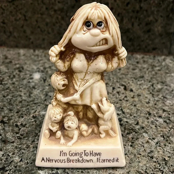 Vintage 1977 Russ Berrie I'm Going to Have A Nervous Breakdown Statue - Picture 1 of 8